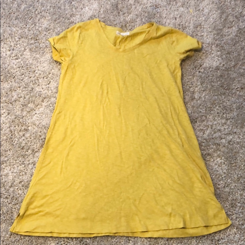 Casual yellow/gold dress